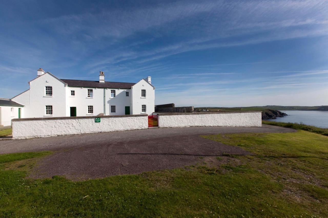 Galley Head Lightkeeper'S Houses Donoure Kültér fotó
